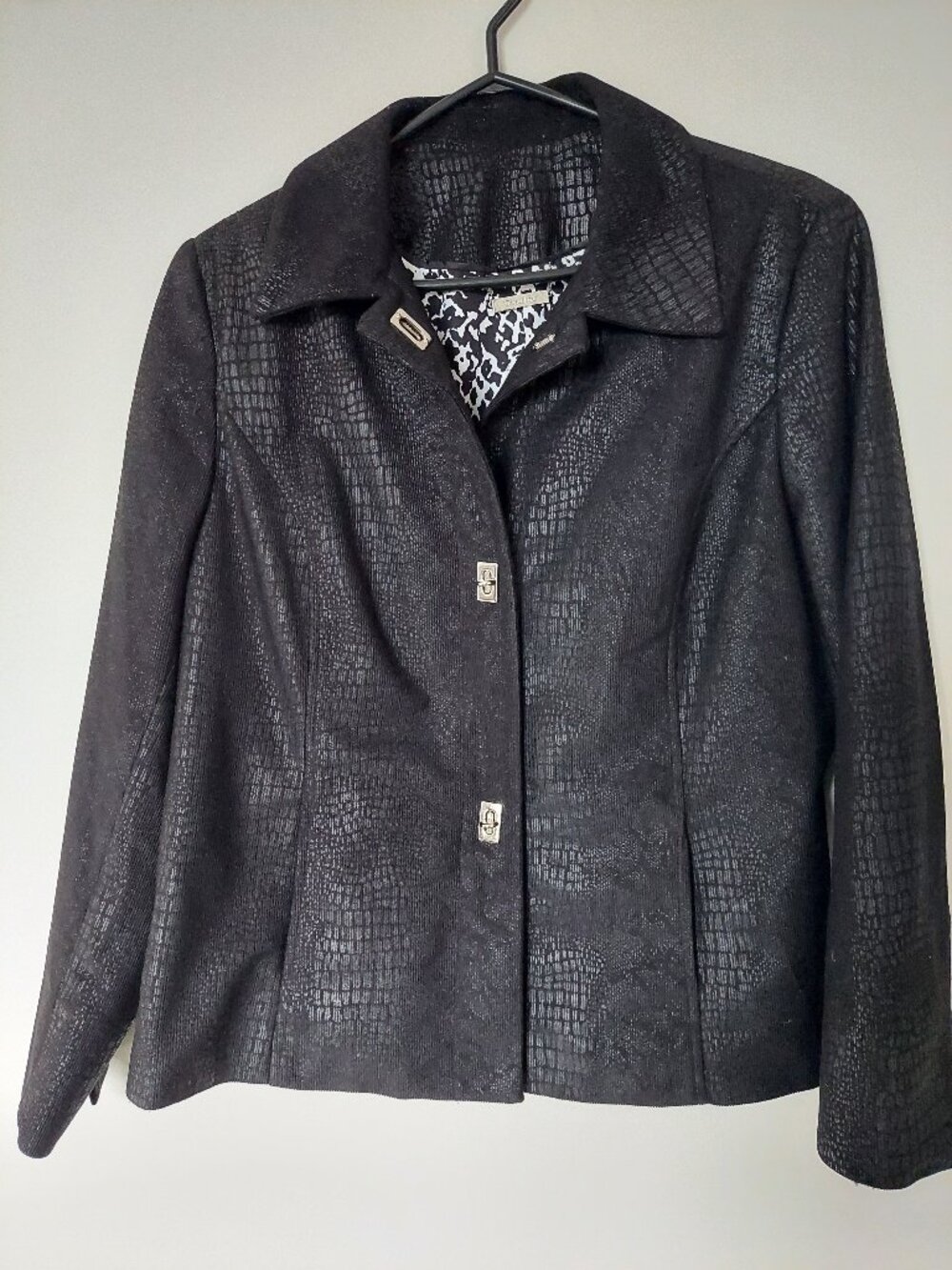 Tanjay Women's Size 14 Black Blazer with Textured Reptile-inspired Pattern